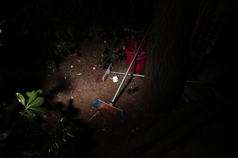 Καθαρίστριες ΥΠΟΙΚ: Παρέλαση υπουργών και ολονύχτιο γλέντι με ποτά, χορούς, τραγούδια καταμεσής του δρόμου [εικόνες] | iefimerida.gr 11