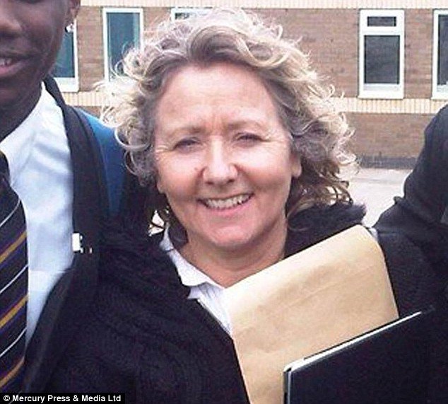 Φρικτό έγκλημα που συγκλονίζει -Καθηγήτρια μαχαιρώθηκε μέχρι θανάτου από 15χρονο μαθητή [εικόνες] | iefimerida.gr 1