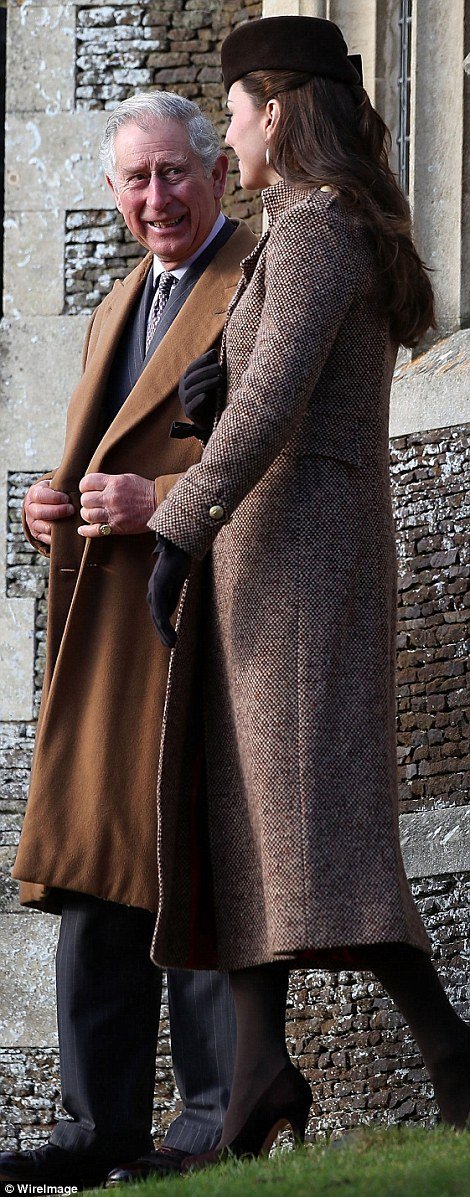 Πού άφησε τον πρίγκιπα Τζορτζ Χριστουγεννιάτικα η Κέιτ; -Η εντυπωσιακή εμφάνιση στην εκκλησία της Μαρίας Μαγδαληνής [εικόνες] | iefimerida.gr 3