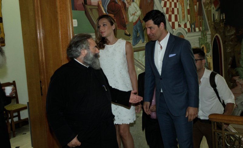 Ρουβάς-Ζυγούλη πήγαν στον Ιερώνυμο -Του ζήτησαν την ευχή του για τον γάμο τους [εικόνες] | iefimerida.gr 1