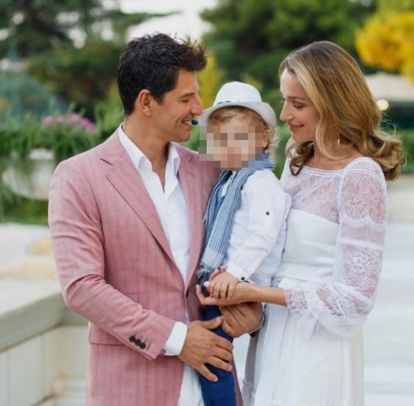 Σάκης Ρουβάς-Κάτια Ζυγούλη: Οι πρώτες φωτογραφίες από τη βάπτιση του γιου τους [εικόνες] | iefimerida.gr 3