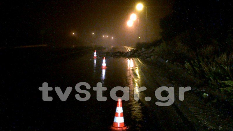 Κατολίσθηση στον δρόμο προς Δομοκό -Προβλήματα από την κακοκαιρία [εικόνες]  | iefimerida.gr 2
