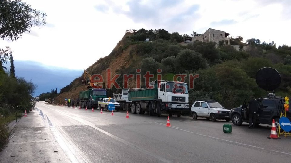 Στο έλεος της κακοκαιρίας η Κρήτη -Κατολισθήσεις, χείμαρροι οι δρόμοι [εικόνες & βίντεο] | iefimerida.gr 3