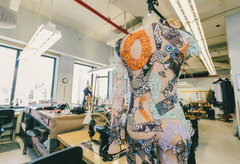 Η Ελληνίδα σχεδιάστρια που μάγεψε την Σάρα Τζέσικα Πάρκερ -Της ανέθεσε να ράψει τα κοστούμια του μπαλέτου της Νέας Υόρκης και το αποτέλεσμα τρέλανε την πόλη [εικόνες] | iefimerida.gr 4