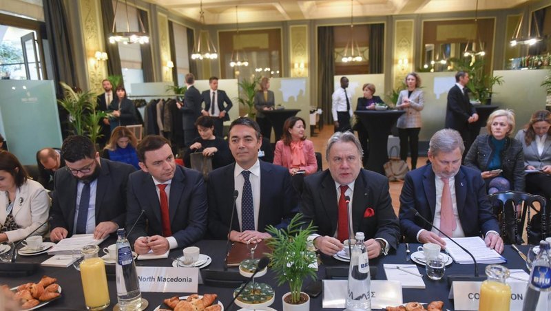 Κατρούγκαλος: Πρέπει να ανοίξουμε τον ευρωπαϊκό δρόμο στη Βόρεια Μακεδονία | iefimerida.gr 2