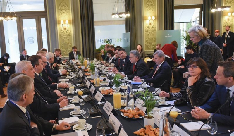 Κατρούγκαλος: Πρέπει να ανοίξουμε τον ευρωπαϊκό δρόμο στη Βόρεια Μακεδονία | iefimerida.gr 0