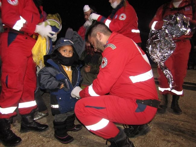 Ιωάννινα: Πέντε ώρες έκαναν να πείσουν τους πρόσφυγες να κατέβουν από τα λεωφορεία [εικόνες] | iefimerida.gr 1