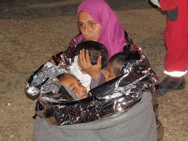 Ιωάννινα: Πέντε ώρες έκαναν να πείσουν τους πρόσφυγες να κατέβουν από τα λεωφορεία [εικόνες] | iefimerida.gr 0