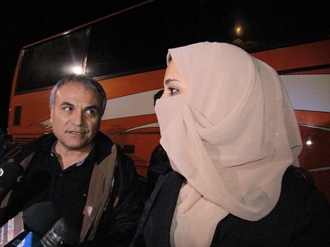 Ιωάννινα: Πέντε ώρες έκαναν να πείσουν τους πρόσφυγες να κατέβουν από τα λεωφορεία [εικόνες] | iefimerida.gr 2