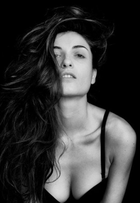 Eλληνίδα καλλονή που κάνει θραύση στις διεθνείς πασαρέλες καθόταν στο ίδιο θρανίο με τον Γουίλιαμ και την Κέιτ -Τι λέει για το ειδύλλιό τους [εικόνες] | iefimerida.gr 6