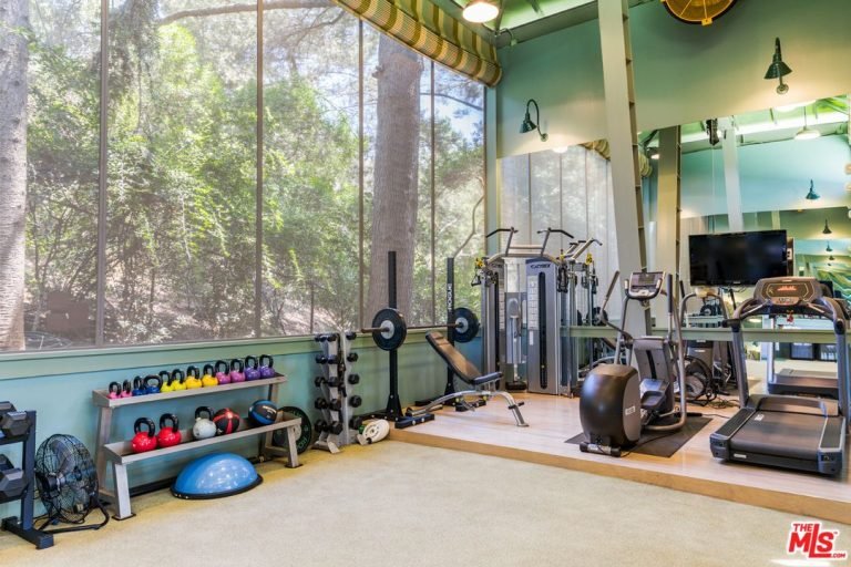 Το ονειρικό εξοχικό σπίτι, με τα ρωμαϊκά λουτρά, της Κέιτι Πέρι -Το πουλάει για 9,5 εκατ. ευρώ [εικόνες] | iefimerida.gr 2