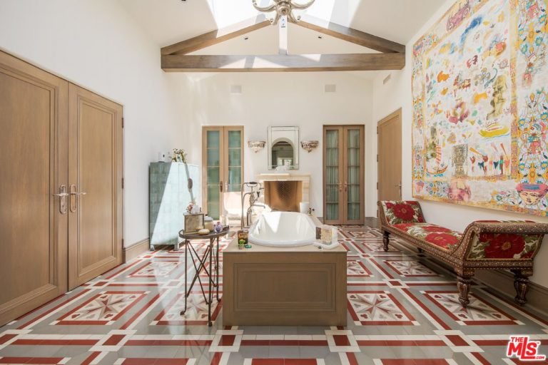 Το ονειρικό εξοχικό σπίτι, με τα ρωμαϊκά λουτρά, της Κέιτι Πέρι -Το πουλάει για 9,5 εκατ. ευρώ [εικόνες] | iefimerida.gr 4