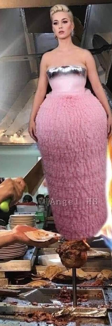 Ενω ένας άλλος με...ροζ γύρος.