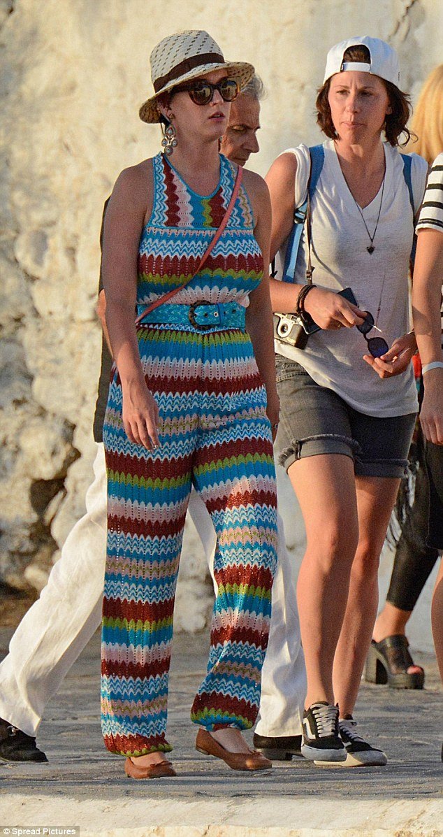 Στη Μύκονο η Κέιτι Πέρι [εικόνες] | iefimerida.gr 0