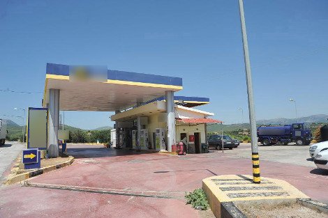 Απίστευτοι απατεώνες: Εκλεβαν καύσιμα από την Πολεμική Αεροπορία και τα πουλούσαν σε πρατήρια [εικόνες] | iefimerida.gr 0