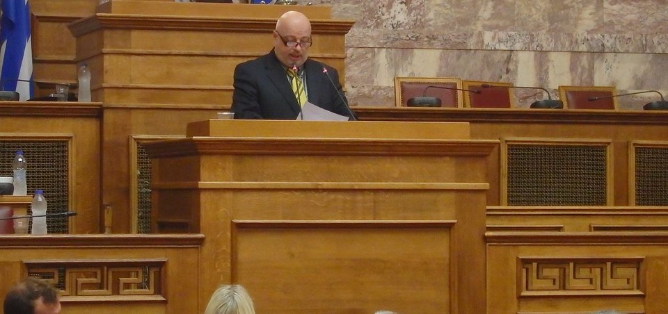 Βρέθηκε σε ποιον βουλευτή ανήκει η Porsche στο πάρκινγκ της Βουλής [εικόνες] | iefimerida.gr 1