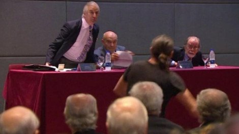 Πέταξαν αυγά στον υπουργό Οικονομικών που ευθύνεται για τη χρεοκοπία της Αργεντινής [εικόνες & βίντεο] | iefimerida.gr 1