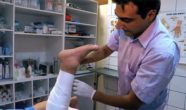 Οι συνέπειες του αλκοόλ, της ουροποσίας και των οργίων - Το β' μέρος του ριάλιτι-σοκ της Κέρκυρας [βίντεο]  | iefimerida.gr 1