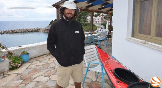 Ο Αμερικανός μαθηματικός που ταξίδεψε με καγιάκ από τη Βαρκελώνη ως την Ικαρία -Το απίστευτο ταξίδι και η ιστορία του [εικόνες] | iefimerida.gr 1