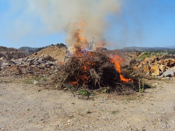 Ρέθυμνο: Εκαψαν μεγάλη ποσότητα ναρκωτικών [εικόνες] | iefimerida.gr 0