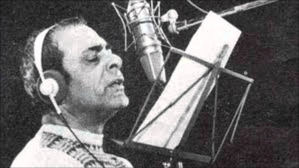 H παράσταση για τη ζωή και τα τραγούδια του Στέλιου Καζαντζίδη κάνει πρεμιέρα ανήμερα Χριστούγεννα [εικόνες] | iefimerida.gr 1