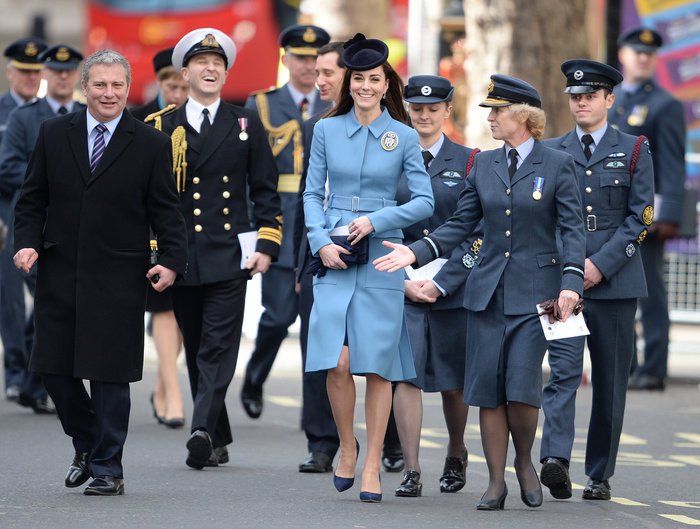Το ξαναφορεμένο παλτό της Κέιτ Μίντλετον τρέλανε τους Βρετανούς [εικόνες] | iefimerida.gr 1