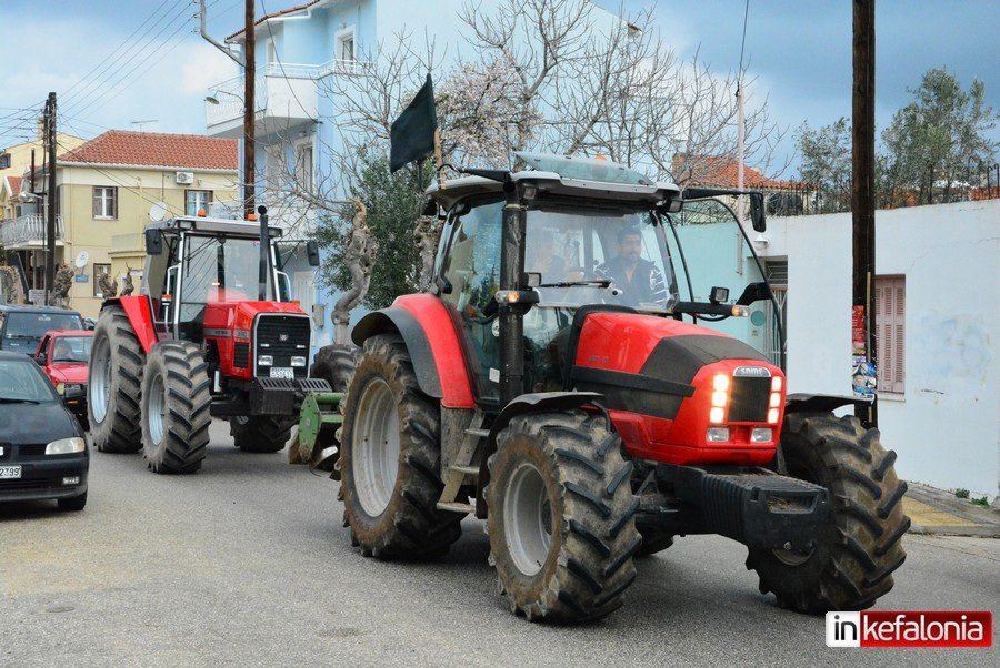 Παρέλυσαν Ζάκυνθος και Κεφαλονιά: Χιλιάδες κόσμου στις πορείες [εικόνες]  | iefimerida.gr 7