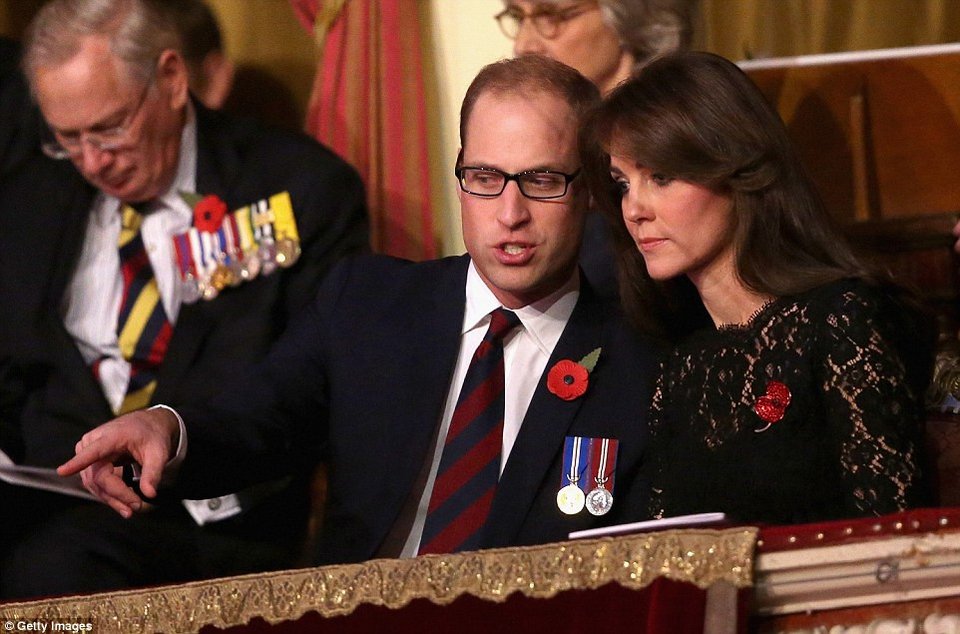 Αντέγραψε και το ύφος της Νταϊάνα: Φόρεσε τα ίδια ρούχα, ήταν σκυθρωπή -«Θλιμμένη πριγκίπισσα» και η Κέιτ Μίντλετον [εικόνες] | iefimerida.gr 4