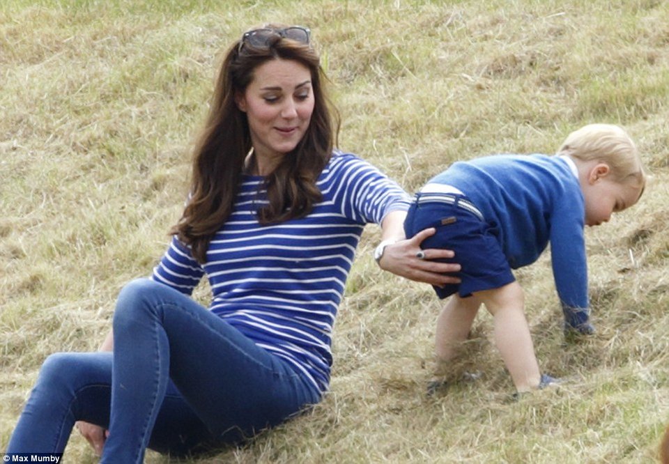 Πρίγκιπας Τζορτζ, το μωρό που τρελαίνει τους Βρετανούς -Εδωσε παράσταση [εικόνες] | iefimerida.gr 5