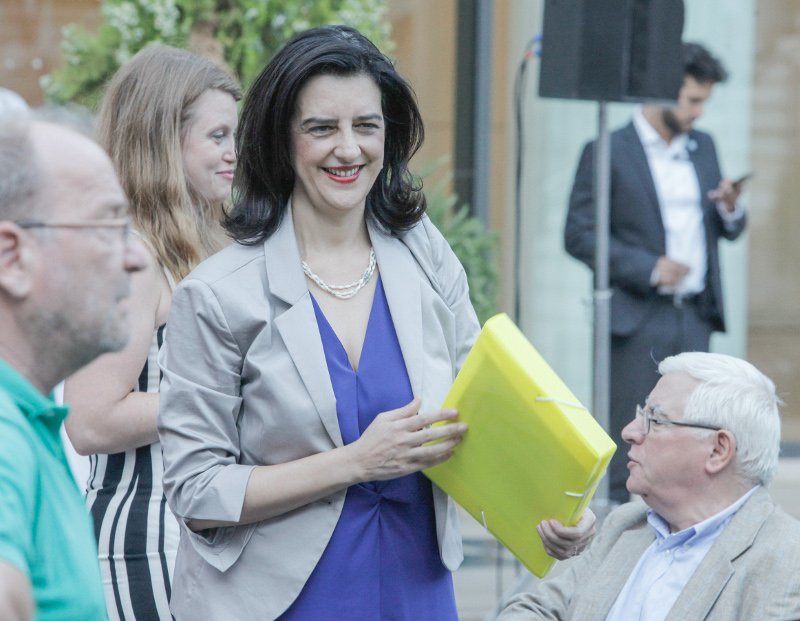 Ο ΣΥΡΙΖΑ πήγε Μέγαρο Μουσικής: Σέλφι, μοντέρνες τσάντες και φρέντο [εικόνες] | iefimerida.gr 17