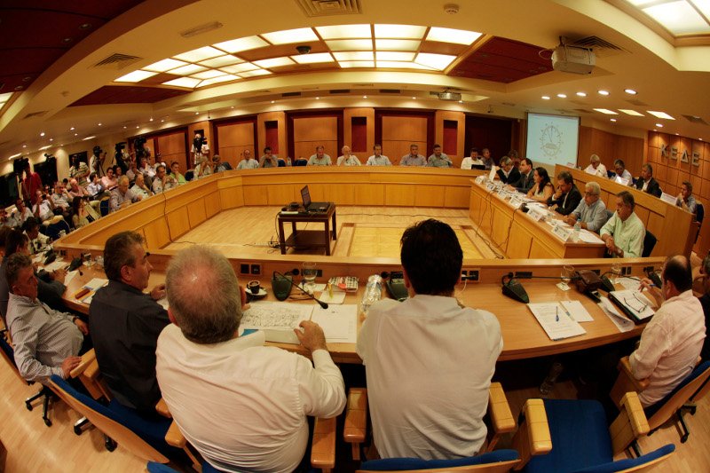 Ενα διαφορετικό ντιμπέιτ: Εκπρόσωποι της αυτοδιοίκησης «ανακρίνουν» κόμματα [εικόνες] | iefimerida.gr 2