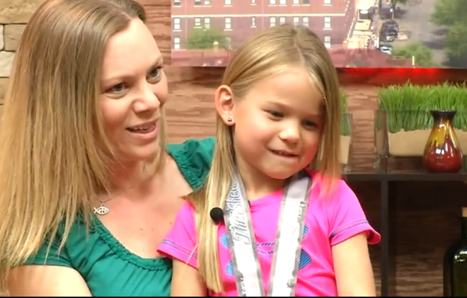 Αυτή είναι η νεότερη δρομέας-Η εξάχρονη Κίλαν Γκλάς ετοιμάζεται για τον μαραθώνιο [εικόνες] | iefimerida.gr 0