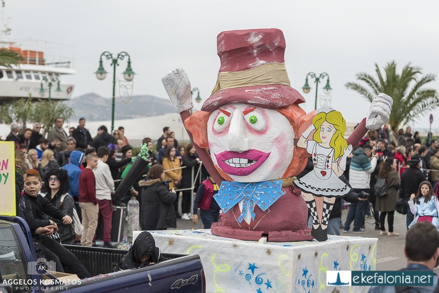 Κατρούγκαλος και Τραμπ βασιλιάδες του Καρναβαλιού στο Ληξούρι [εικόνες] | iefimerida.gr 12