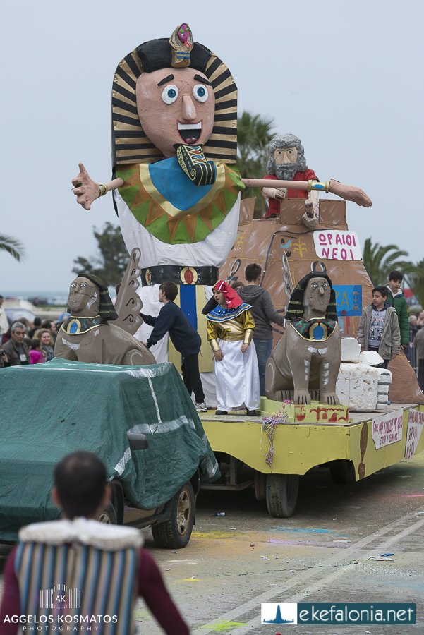 Κατρούγκαλος και Τραμπ βασιλιάδες του Καρναβαλιού στο Ληξούρι [εικόνες] | iefimerida.gr 19