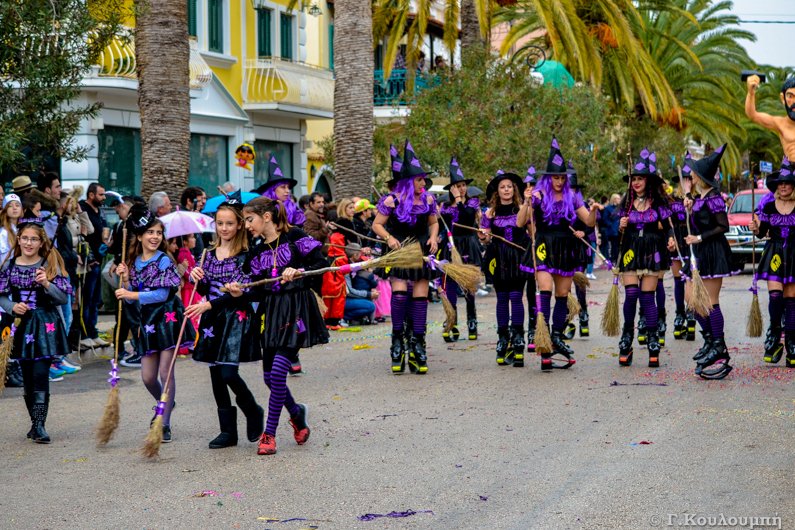 Κατρούγκαλος και Τραμπ βασιλιάδες του Καρναβαλιού στο Ληξούρι [εικόνες] | iefimerida.gr 24