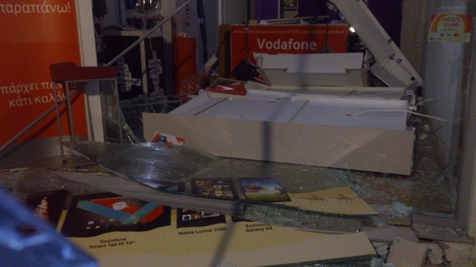 Οι φωτογραφίες της καταστροφής από το νέο σεισμό στην Κεφαλονιά -Σοβαρές ζημιές στο λιμάνι του Ληξουρίου [εικόνες] | iefimerida.gr 5