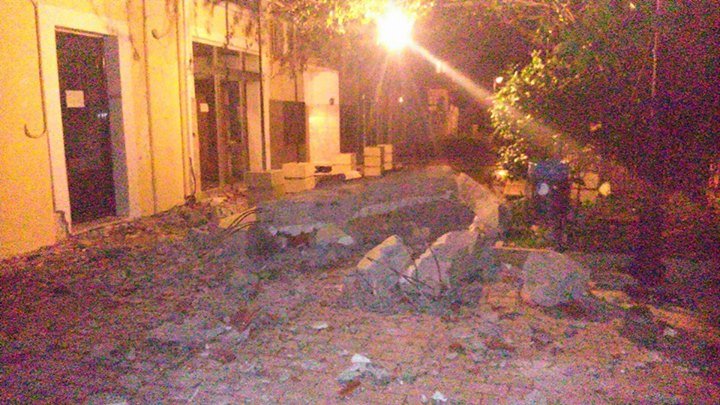 Οι φωτογραφίες της καταστροφής από το νέο σεισμό στην Κεφαλονιά -Σοβαρές ζημιές στο λιμάνι του Ληξουρίου [εικόνες] | iefimerida.gr 1