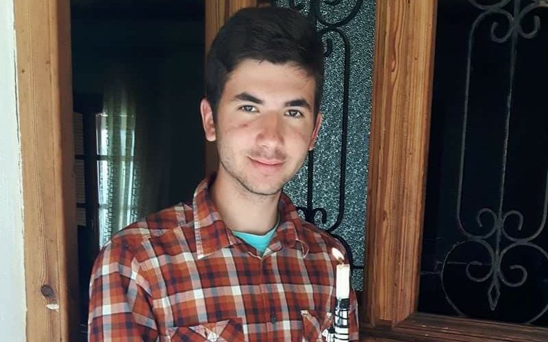 Πανελλήνιες 2018: Ο Κεφαλονίτης που έσπασε τα κοντέρ και μπαίνει Ιατρική Αθηνών -Παιδί οικογένειας με 8 παιδιά! [εικόνες] | iefimerida.gr 1