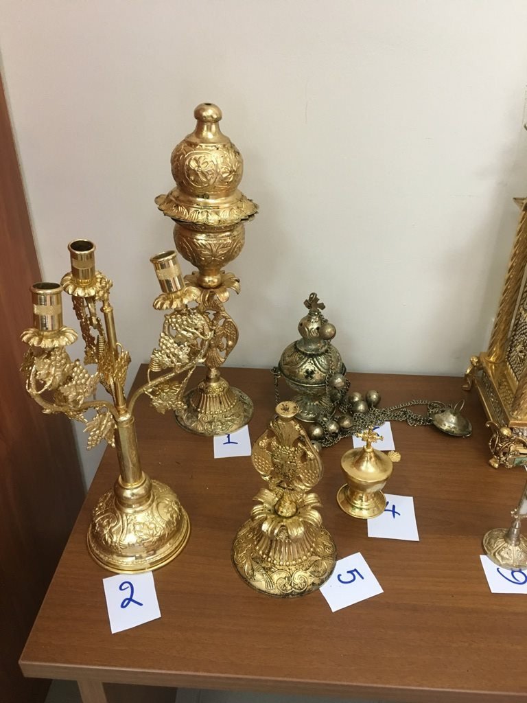 Εντοπίστηκαν θρησκευτικά κειμήλια σε κρύπτη στα ελληνοαλβανικά σύνορα [εικόνες] | iefimerida.gr 2