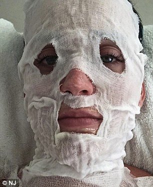 Οι σταρ σε υστερία: Βάζουν μάσκες και μοιάζουν με Χάνιμπαλ Λέκτερ [εικόνες] | iefimerida.gr 10