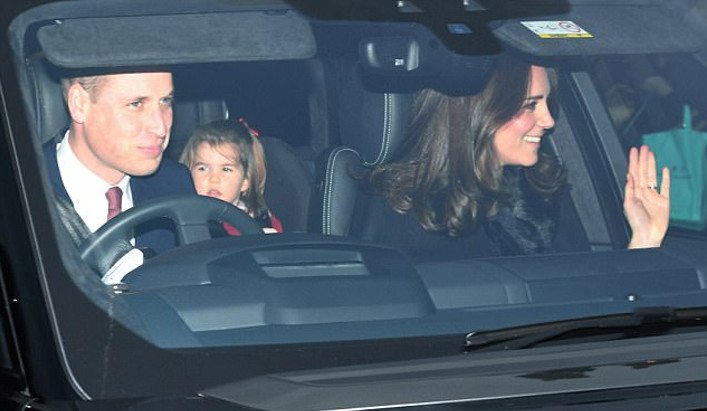 Η Κέιτ Μίντλετον φόρεσε το πανωφόρι που πάει με όλα -Μια μαύρη κάπα από τα Zara, των 80 ευρώ [εικόνες] | iefimerida.gr 0