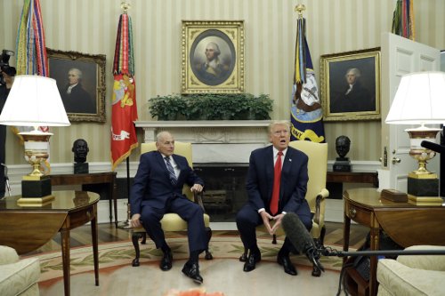 Παρελθόν και επίσημα ο Πρίμπους: Ορκίστηκε ο νέος προσωπάρχης, Τζον Κέλι [εικόνες] | iefimerida.gr 2