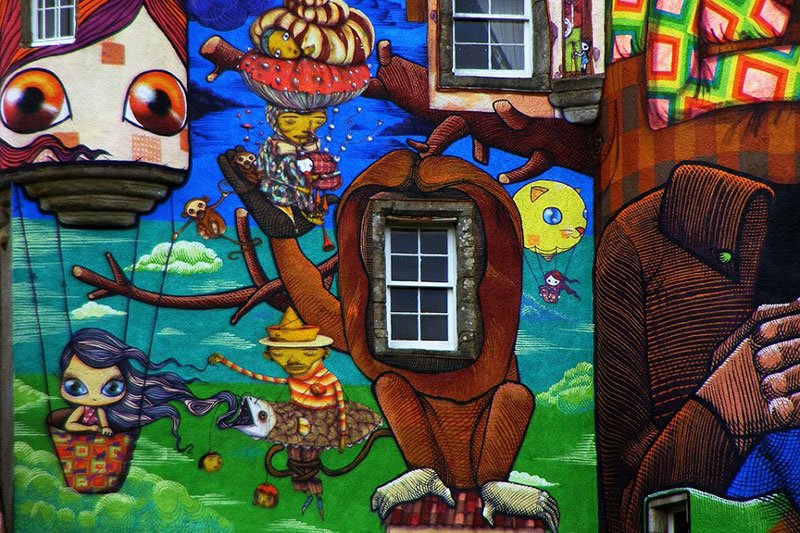 Το διάσημο κάστρο της Σκωτίας έγινε πολύχρωμο: Βραζιλιάνοι και Σκωτσέζοι γκραφιτάδες ένωσαν τα σπρέι τους [εικόνες] | iefimerida.gr 7