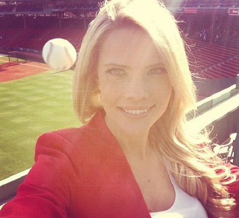 Δημοσιογράφος γλίτωσε από το μπαλάκι του μπέιζμπολ και έγινε... διάσημη [εικόνα] | iefimerida.gr 0