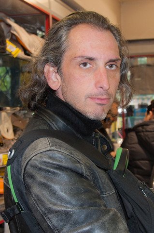 Ο φωτορεπόρτερ Γιάννης Κέμμος περιγράφει στο iefimerida.gr την άγρια επίθεση που δέχτηκε από χρυσαυγίτες | iefimerida.gr 0