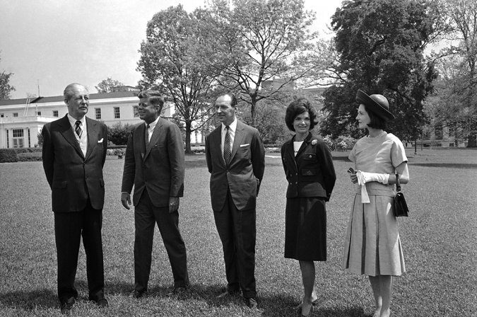 Γιατί η Τζάκι Κένεντι αρνήθηκε να παντρευτεί αυτόν τον άντρα  [εικόνες] | iefimerida.gr 5