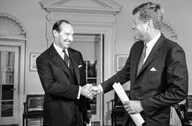 Η Τζάκι Κένεντι έριξε κατάρα και στην οικογένεια Harlech- H άγνωστη ιστορία [εικόνες] | iefimerida.gr 1