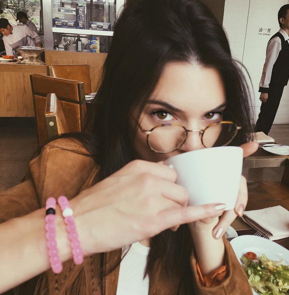 Πώς να βαφτείς και να μη φαίνεται -Ετσι το πετυχαίνει η Τζίτζι Χαντίντ [εικόνες] | iefimerida.gr 5