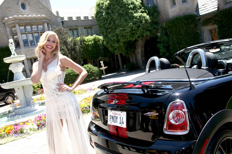 Ο Χιου Χέφνερ έβγαλε άλλη μια ξανθιά για Playmate 2014 -Ιδού η εντυπωσιακή 27χρονη που διαθέτει σώμα και μυαλό  [εικόνες] | iefimerida.gr 1