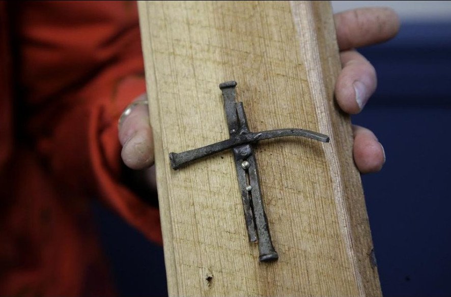 Εργα τέχνης από σανίδια, παράθυρα και πρίζες της έπαυλης των Κένεντι [εικόνες]  | iefimerida.gr 1